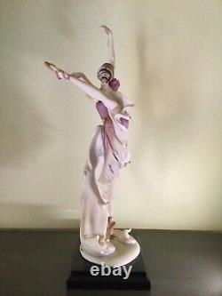 Giuseppe Armani Ballerina with Scarf figurine. Limited Edition 372/10.000