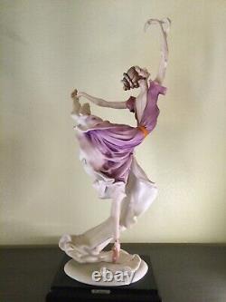 Giuseppe Armani Ballerina with Scarf figurine. Limited Edition 372/10.000