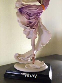 Giuseppe Armani Ballerina with Scarf figurine. Limited Edition 372/10.000