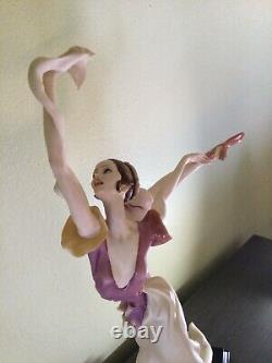 Giuseppe Armani Ballerina with Scarf figurine. Limited Edition 372/10.000