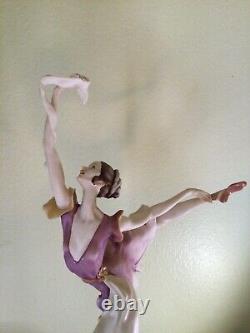 Giuseppe Armani Ballerina with Scarf figurine. Limited Edition 372/10.000