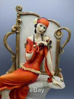 Giuseppe Armani Charm Limited Edition Porcelain Figurine 0197C 197C Lady Italy