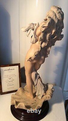 Giuseppe Armani FigurinePEARL # 1019T Retired. Limited Edition