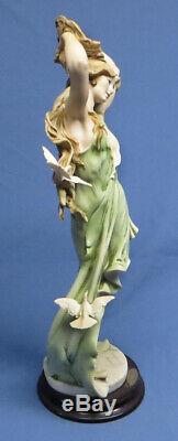 Giuseppe Armani Florence Figurine Aurora Girl With Doves 884C Limited Edition