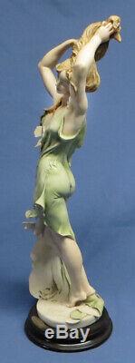 Giuseppe Armani Florence Figurine Aurora Girl With Doves 884C Limited Edition