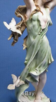 Giuseppe Armani Florence Figurine Aurora Girl With Doves 884C Limited Edition