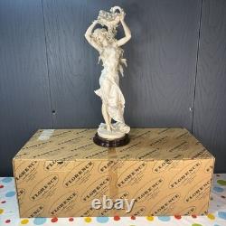 Giuseppe Armani Florence Limited Edition 1992 Figurine Lilac and Roses Girl