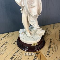 Giuseppe Armani Florence Limited Edition 1992 Figurine Lilac and Roses Girl