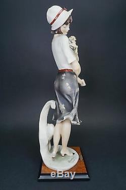 Giuseppe Armani IN LOVE Lady Figurine # 382C Limited Edition # 558/5000