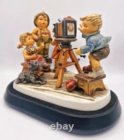 Goebel Hummel Figurine Limited Edition'Picture Perfect