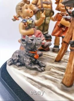 Goebel Hummel Figurine Limited Edition'Picture Perfect