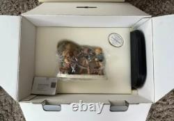 Goebel Hummel Figurine Limited Edition'Picture Perfect