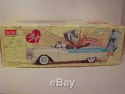 I Love Lucy 1955 Pontiac Star Chief Die-cast Car 118 Sun Star 12 inch Figurines