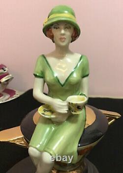 Kevin Francis Ceramics'young Susie Cooper' By A Hughes-lubeck. Ltd. Edition