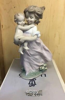 LLADRO FIGURINE #6681 PLAYING MOM LIMITED EDITION MINT New in Box RETIRED