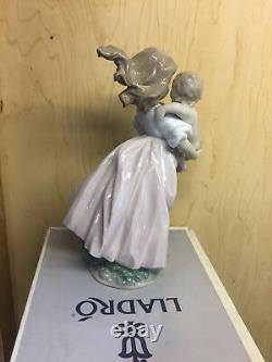 LLADRO FIGURINE #6681 PLAYING MOM LIMITED EDITION MINT New in Box RETIRED