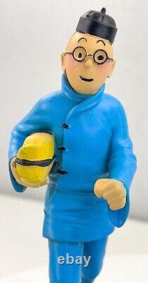 LTD RELEASE Tintin Figurine Moulinsart 42157 Tintin carrying Package Blue Lotus