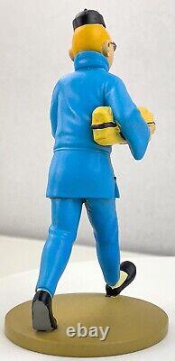 LTD RELEASE Tintin Figurine Moulinsart 42157 Tintin carrying Package Blue Lotus