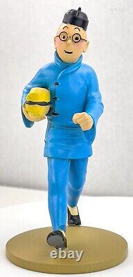 LTD RELEASE Tintin Figurine Moulinsart 42157 Tintin carrying Package Blue Lotus