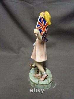 Limited Edition Attractive Royal Doulton Figure/figurine Hn4697 Welcome Home