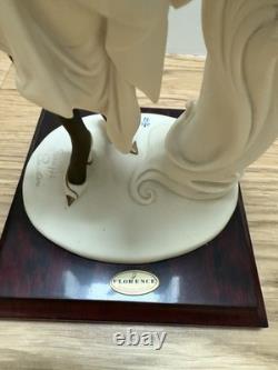Limited Edition Giuseppe Armani Mahogany 0194f Figurine