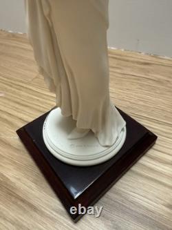 Limited Edition Giuseppe Armani Regine Figurine