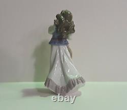 Lladro 06401 Dreams of a Summer Past Porcelain Figurine (New!) Discontinued