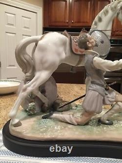 Lladro 1776 Conquered By Love Ltd Edition with Wooden Base Mint Condition