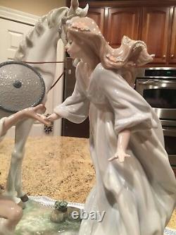 Lladro 1776 Conquered By Love Ltd Edition with Wooden Base Mint Condition