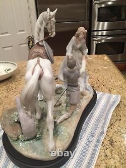 Lladro 1776 Conquered By Love Ltd Edition with Wooden Base Mint Condition