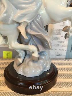 Lladro 1883 A Message Of Joy Ltd Ed. With Base, Certificate & Original Box New