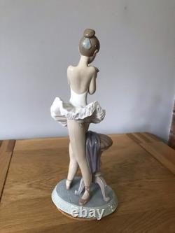 Lladro Ballerina with Stool Porcelain Figurine Special Event Limited Edition
