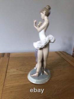 Lladro Ballerina with Stool Porcelain Figurine Special Event Limited Edition