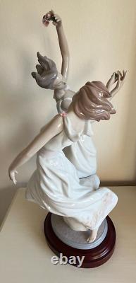 Lladro Dance of The Nymphs. 1844. Ltd Ed. Wooden stand and box. 47 cm tall