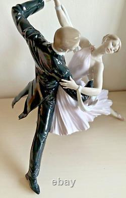 Lladro Elegant Foxtrot. 1661. Limited Edition