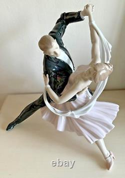 Lladro Elegant Foxtrot. 1661. Limited Edition