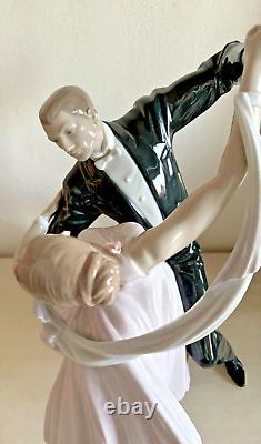 Lladro Elegant Foxtrot. 1661. Limited Edition