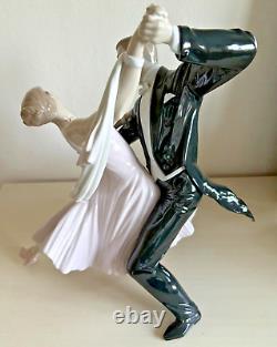 Lladro Elegant Foxtrot. 1661. Limited Edition