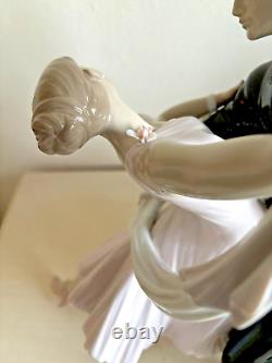 Lladro Elegant Foxtrot. 1661. Limited Edition