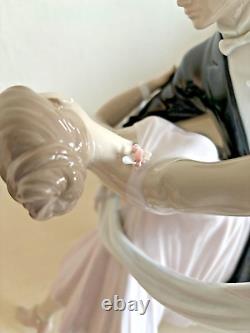 Lladro Elegant Foxtrot. 1661. Limited Edition