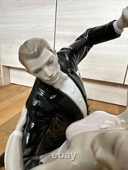 Lladro Elegant Foxtrot Couple Figurine. Limited Edition