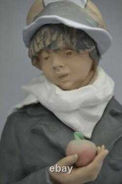 Lladro Goyesca Limited Edition Figurine Apple Seller Ref 11752 Boxed