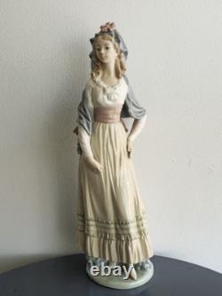 Lladro Limited Edition'Goya Lady' Model 5125 Figurine Rare By Vincente Martinez
