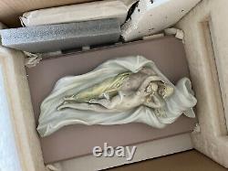 Lladro Loving Couple. 1823. Limited edition. Signed. With box & certificate