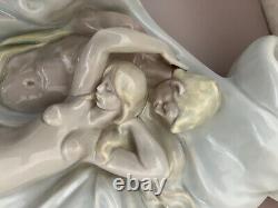 Lladro Loving Couple. 1823. Limited edition. Signed. With box & certificate