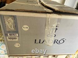 Lladro Loving Couple. 1823. Limited edition. Signed. With box & certificate