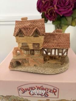 Market Street by David Winter 1980 Hand Painted Figurine Limited Edition