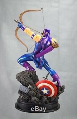 Marvel Hawkeye Painted Statue Limited Edition 1703 / 2400 Bowen Designs 2006