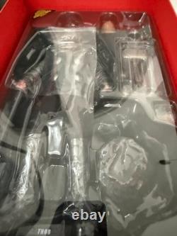 Marvel THOR 1/6th Limited Edition Collectible Figurine Hot Toys MMS146