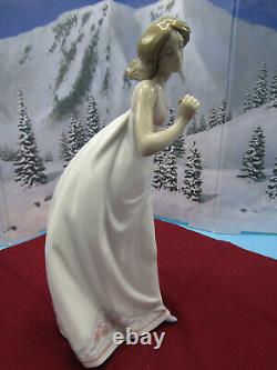 NIB MIB Lladro Afternoon Promenade #7636 1993 withParasol Wrapped/ Shown Seperate